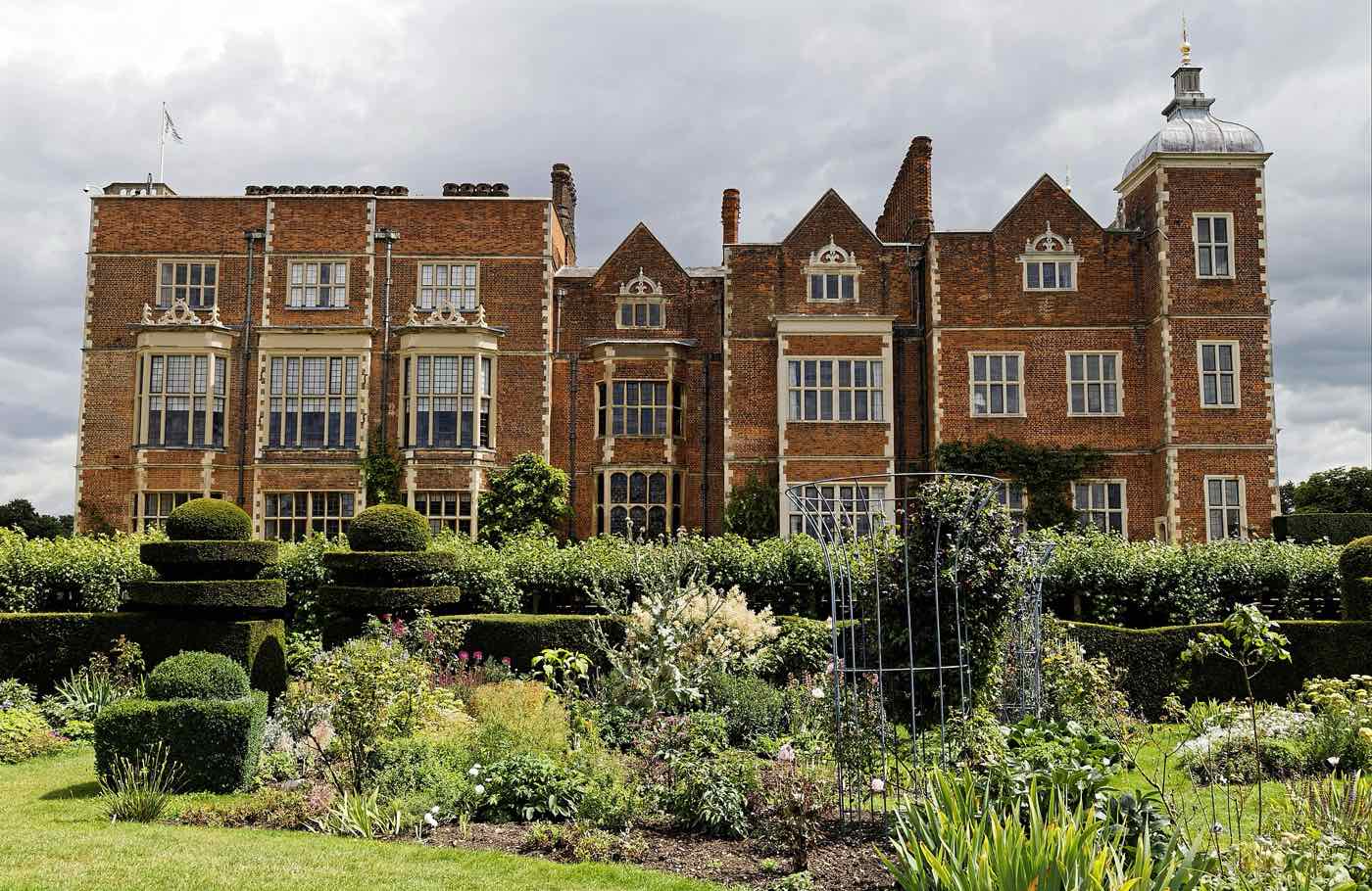 Hatfield House and gardens